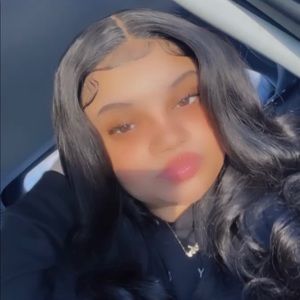 Meet your Posher, Leah